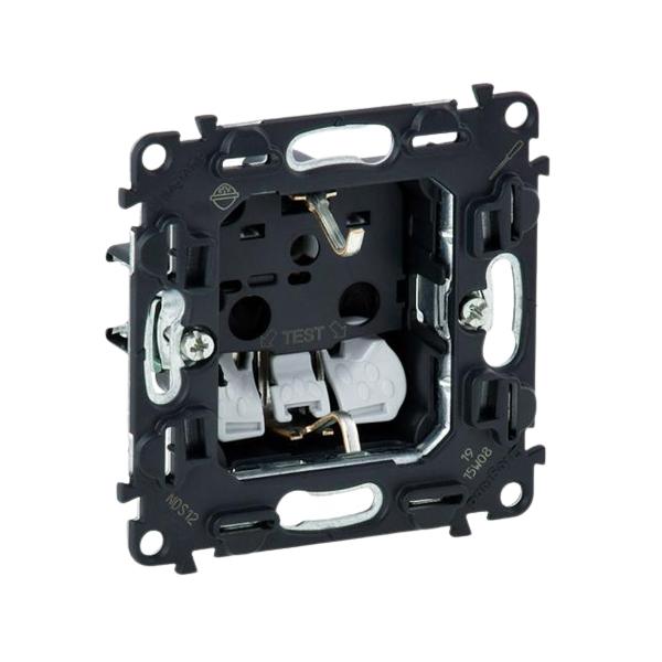 gallery-0 Розетка Legrand 2К+З  с защитными шторками - 16А - 250В серии Valena. Артикул	753030