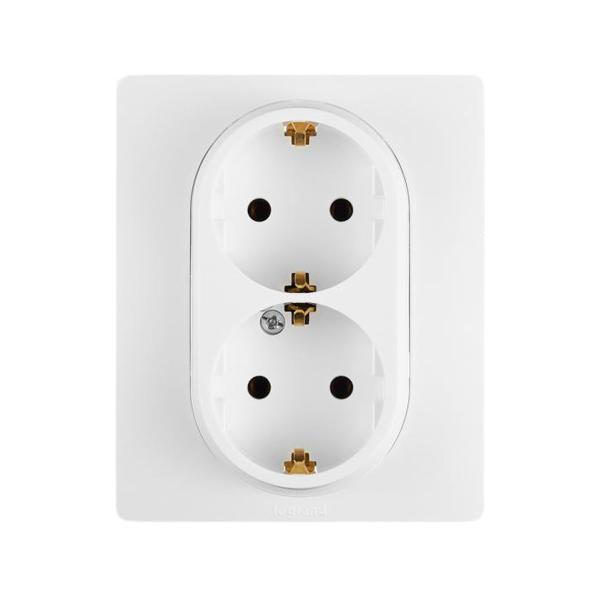 gallery-0 Розетка Legrand 2 x 2К+З со шторками - немецкий стандарт - автоматические зажимы - 16 А - 250 В~ серии Etika. Цвет Белый. Артикул	672233