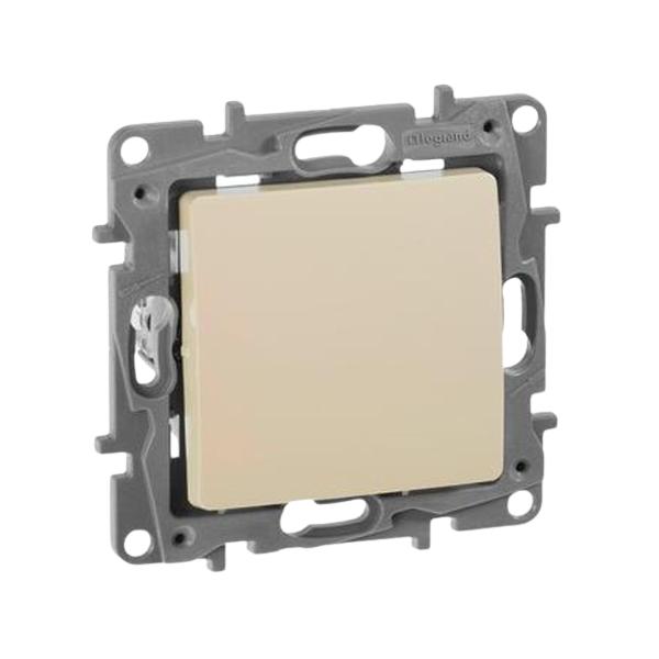 gallery-1 Переключатель Legrand промежуточный - винтовые клеммы - 10 AX - 250 В~ серии Etika. Цвет Слоновая кость. Артикул	672309